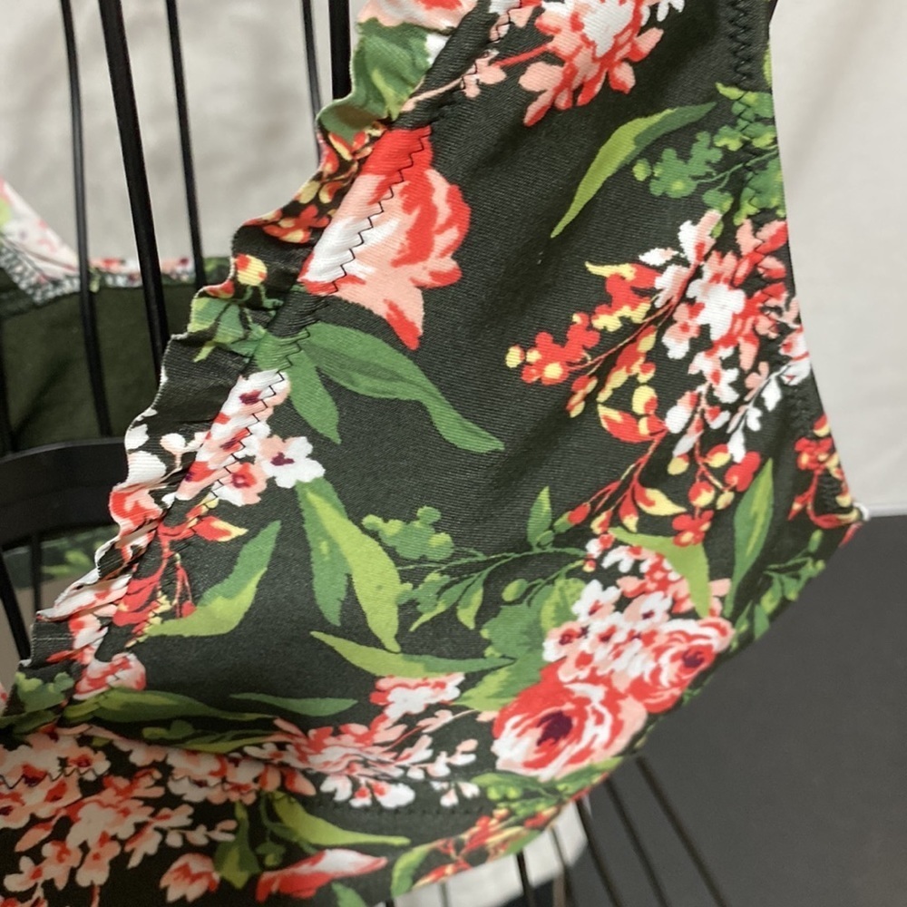 Mossimo Floral Midkini Top​​​ - Picture 2 of 6